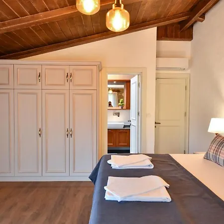 Villa Yaba 1 *