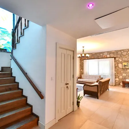 Villa Yaba 1 *