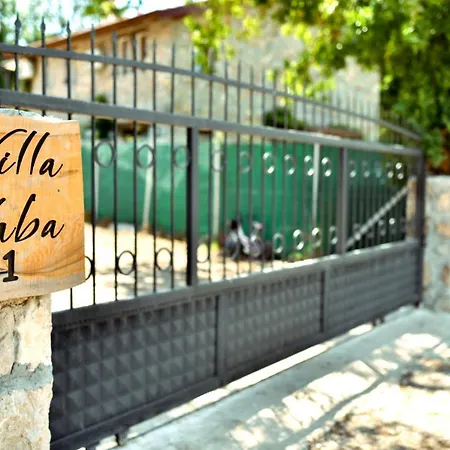 Villa Yaba 1 *