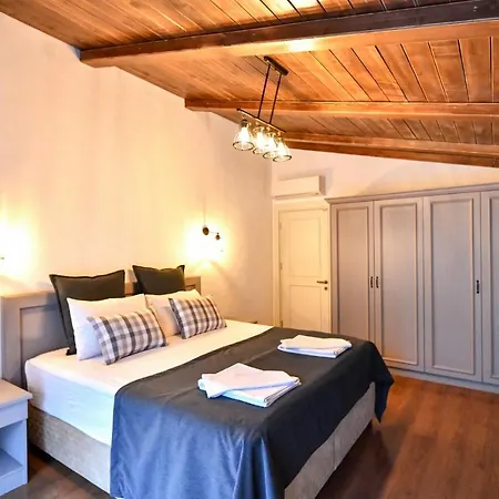 Villa Yaba 1 *